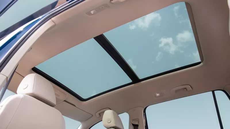 Hình minh họa: Cửa sổ trời toàn cảnh Panoramic sunroof