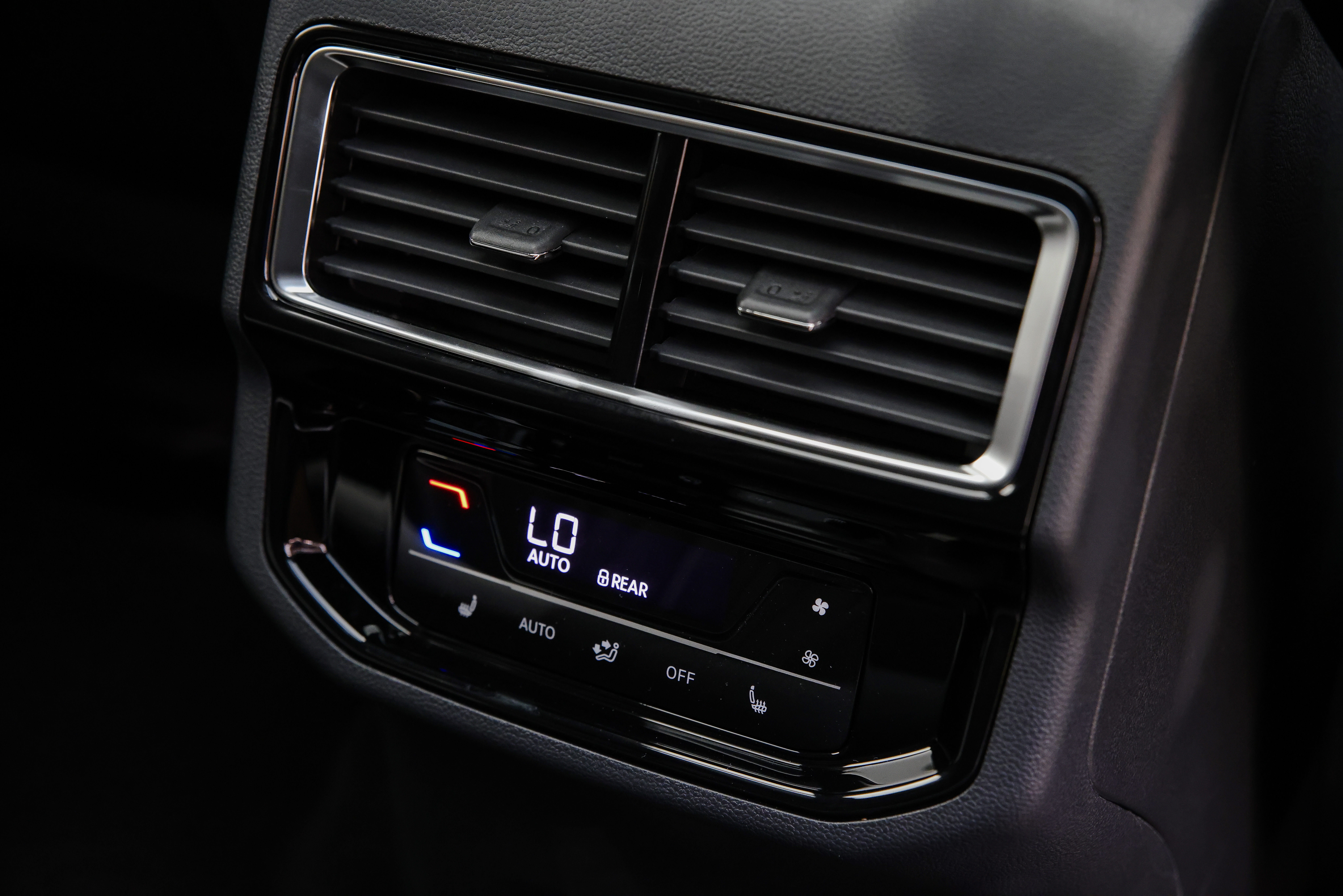 Hệ thống điều hoà trên Teramont X.JPG