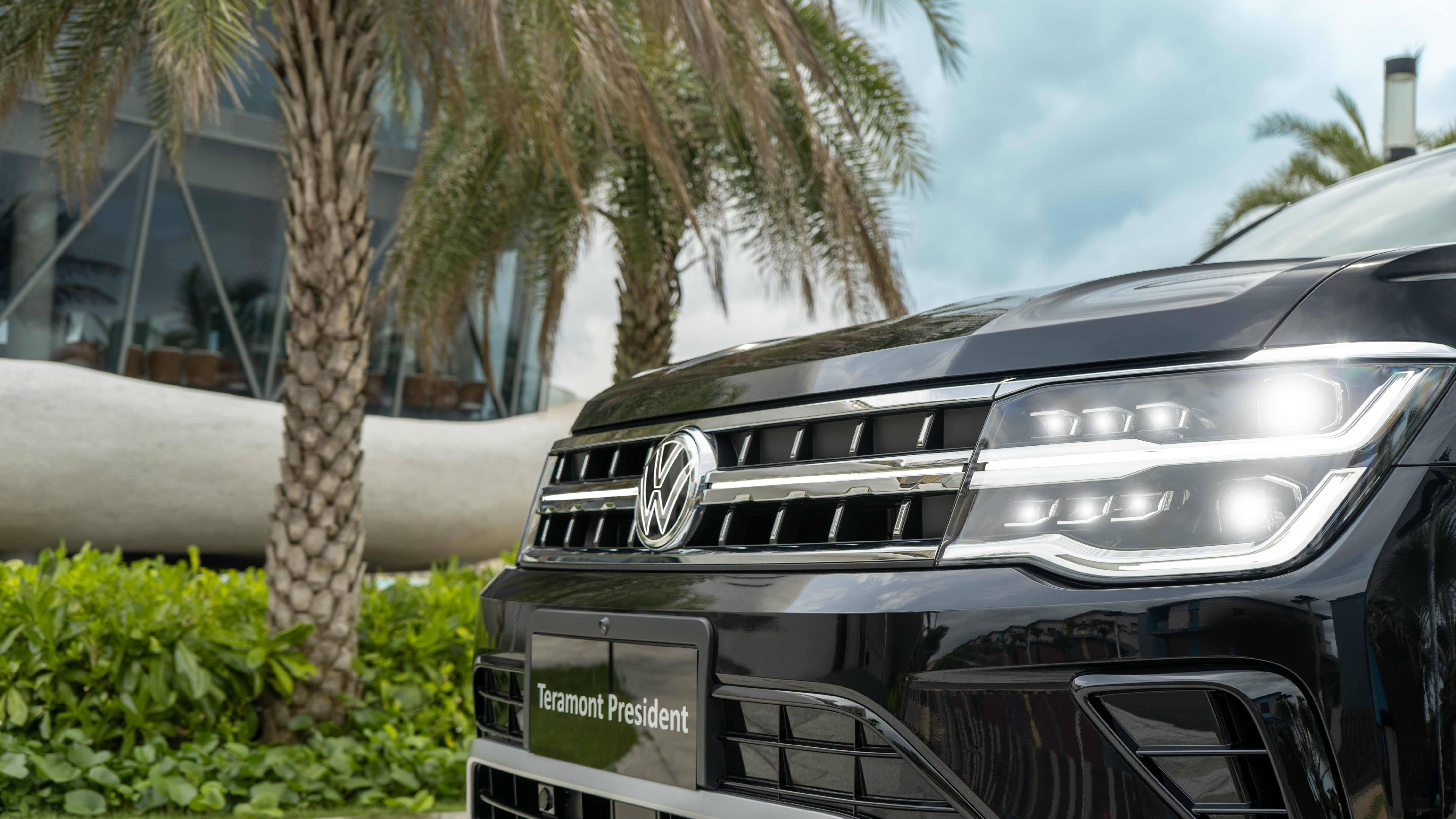 Hình ảnh minh họa: Cụm đèn công nghệ IQ Light LED Matrix cấu trúc 2 tầng