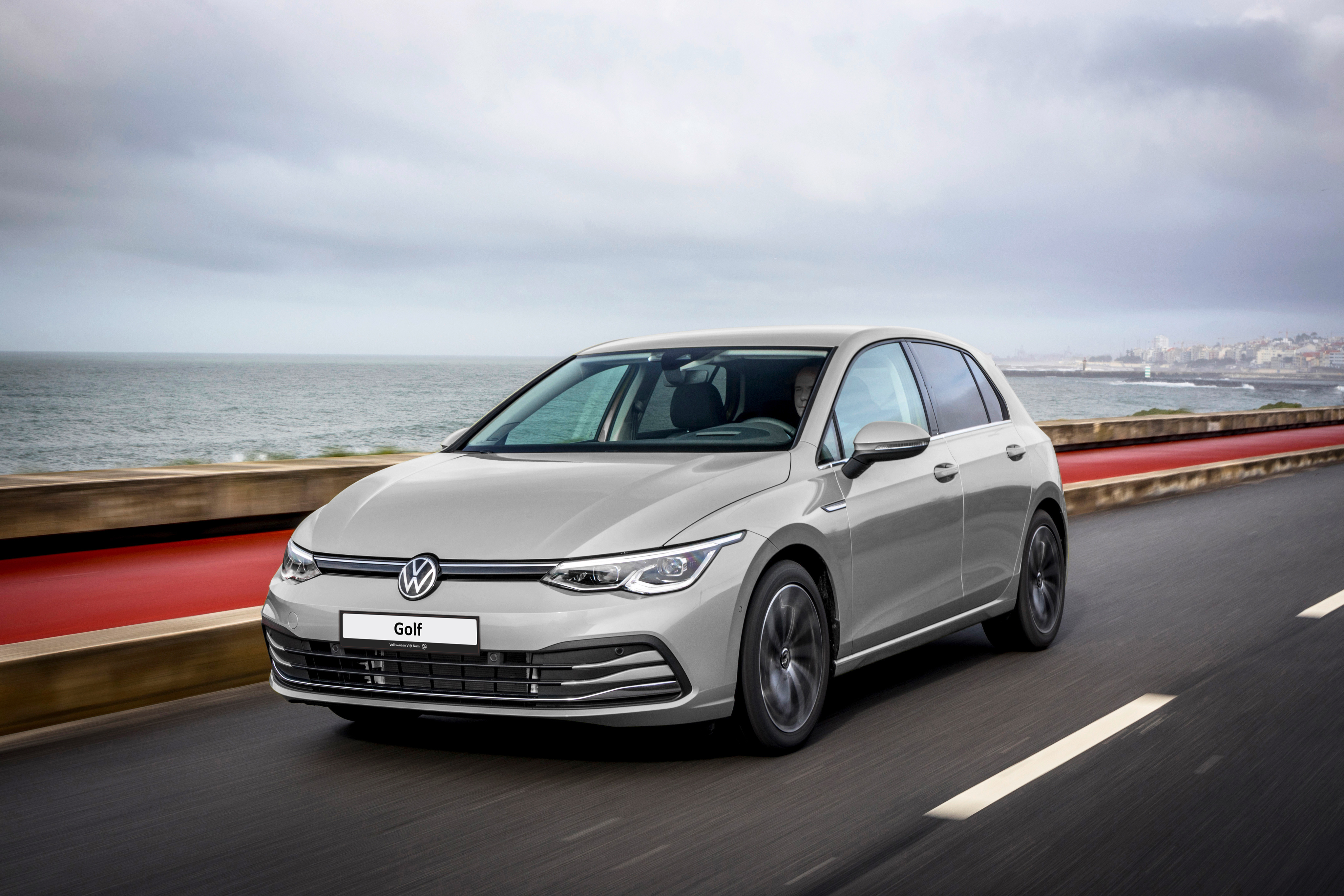 Tin mới từ Volkswagen Nha Trang: Volkswagen Nha Trang mở đặt hàng VW Golf – Dòng xe hot hatch hiệu năng cao